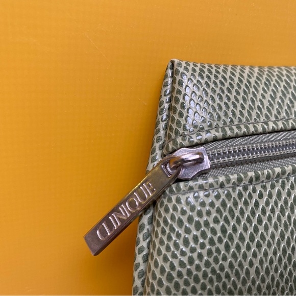 Clinique faux snake bag set - Picture 4 of 5